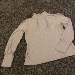Levi’s long sleeve high neck t shirt. EUC!